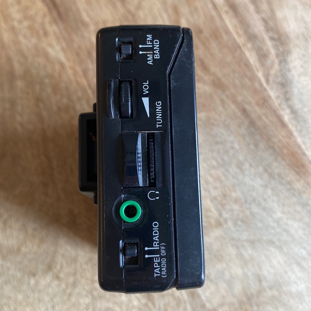 Sony Walkman WM-FX30 Auto-reverse Radio/ cassette Player FOR PARTS NOT WORKING - Picture 6 of 9
